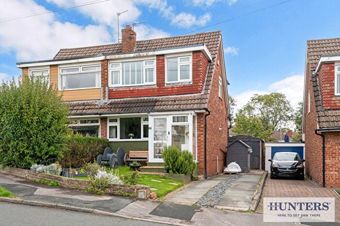 3 Bedroom Semi Detached House For Sale In Greenlea Road, Yeadon, Leeds, LS19