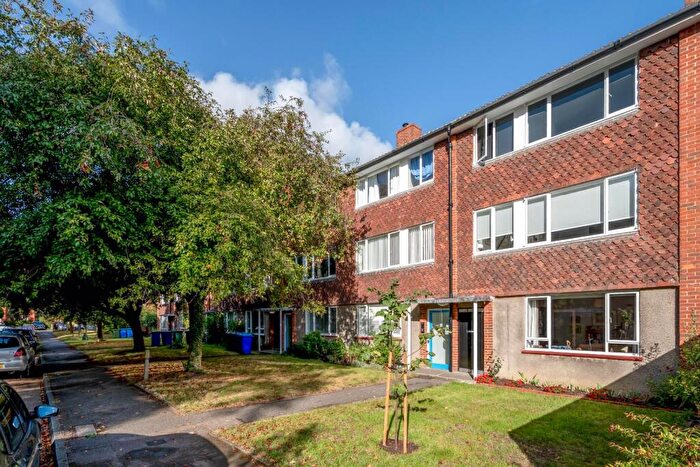 3 Bedroom Apartment To Rent In Donne Court, Burbage Road, London, SE24