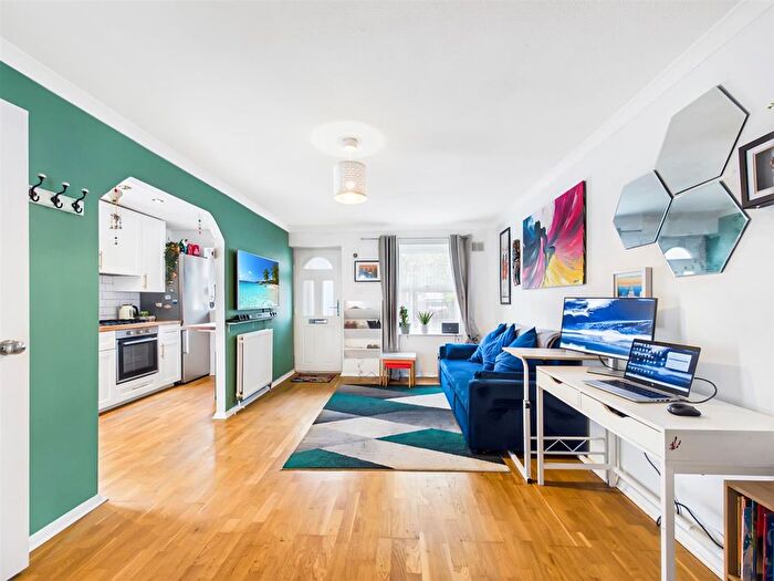 1 Bedroom Flat For Sale In Portland Road, London, N15