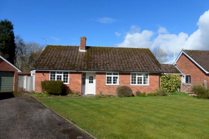 3 Bedroom Bungalow To Rent In Timsbury, Romsey, SO51