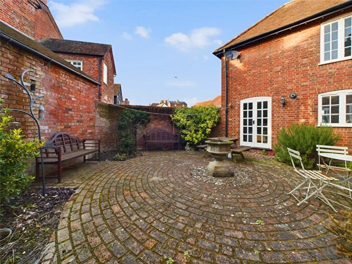 2 Bedroom End Of Terrace House To Rent In Bell Lane, Thame, Oxfordshire, OX9