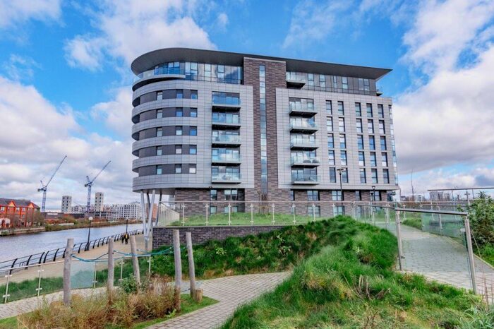 2 Bedroom Flat To Rent In Pomona Strand, Old Trafford, Manchester, M16