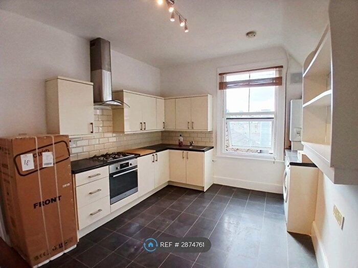 2 Bedroom Flat To Rent In Norwood Road, London, SE27
