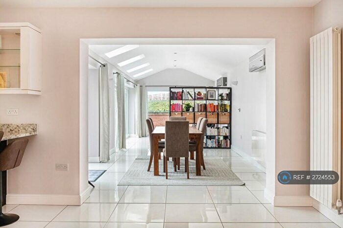 5 Bedroom Detached House To Rent In Clementine Drive, Nottingham, NG3