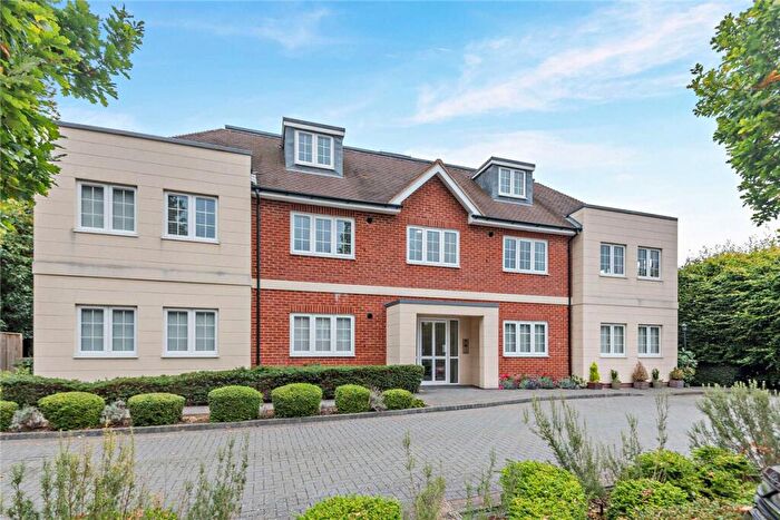 2 Bedroom Apartment For Sale In The Dolmans, Shaw, Newbury, Berkshire, RG14