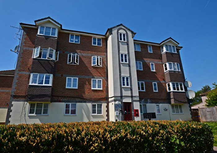 2 Bedroom Flat To Rent In Scotland Green Road, Enfield, London, EN3