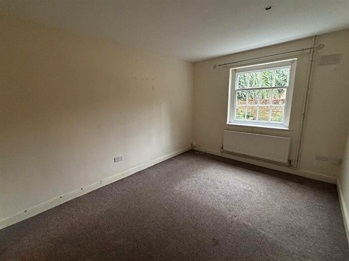 2 Bedroom Semi-Detached Bungalow For Sale In Upgate, Louth, Lincolnshire, LN11