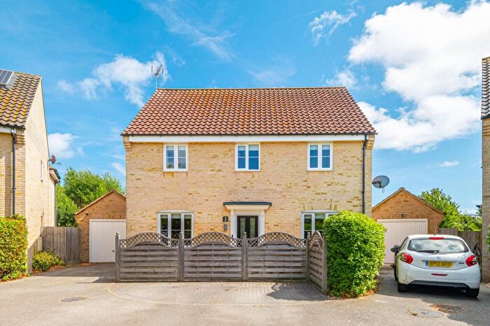 4 Bedroom Detached House For Sale In Meadowsweet Road, Caister-On-Sea, NR30