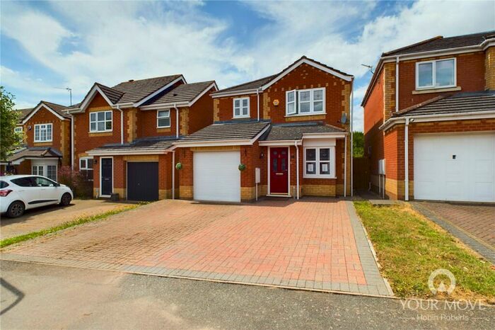 3 Bedroom Detached House To Rent In Cross Waters Close, Wootton, Northampton, NN4