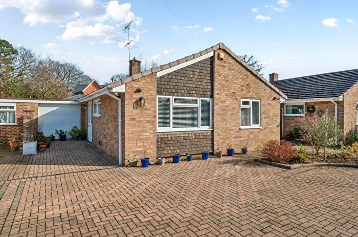 3 Bedroom Bungalow For Sale In Ambleside Close, Mytchett, Camberley, GU16