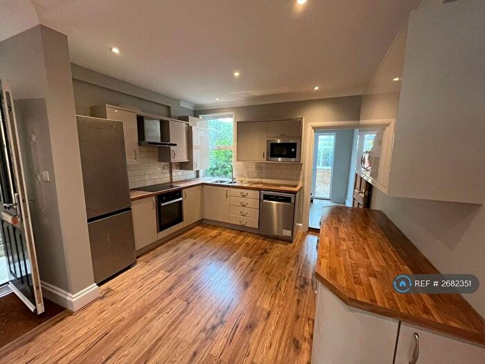 3 Bedroom Detached House To Rent In Blagdon Road, New Malden, KT3