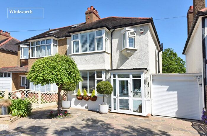 3 Bedroom Semi Detached House For Sale In Glyn Road, Worcester Park, KT4