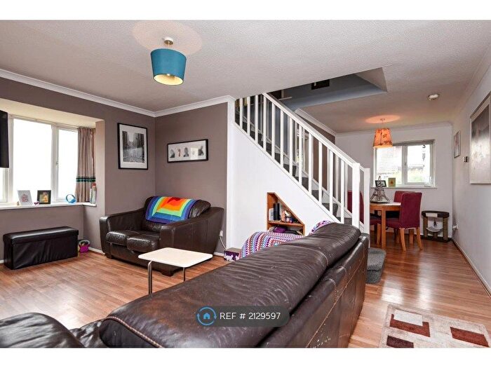 2 Bedroom Detached House To Rent In Welland Croft, Bicester, OX26