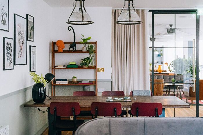 1 Bedroom Apartment To Rent In Chapel Wharf, Manchester, M3