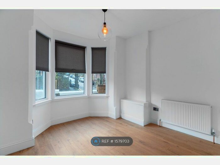 2 Bedroom Flat To Rent In Nottingham Road, Nottingham, NG7