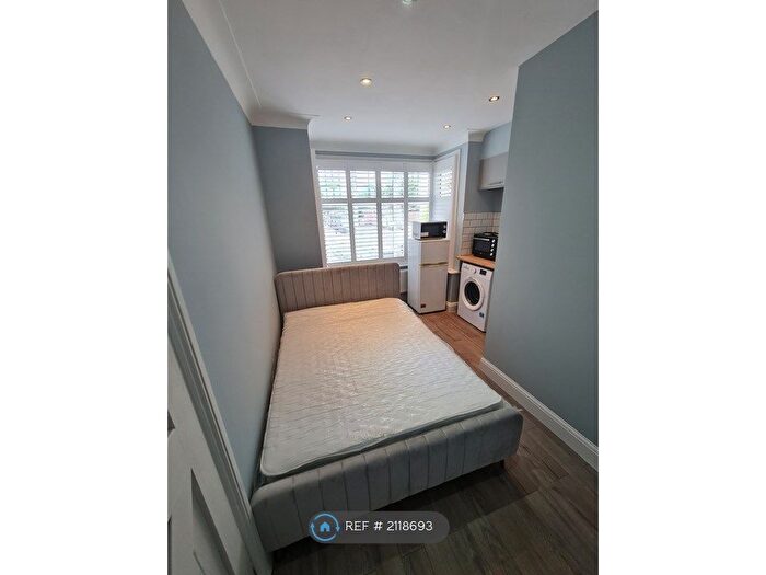 Studio To Rent In Lakehall Road, Thornton Heath, CR7
