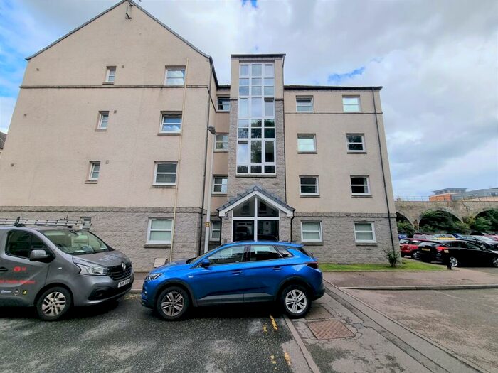 2 Bedroom Flat To Rent In South College Street, Ferryhill, Aberdeen, AB11
