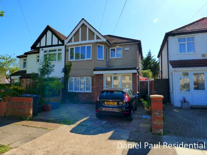 1 Bedroom Flat To Rent In Stucley Road, Osterley TW5