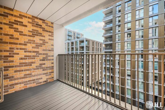 1 Bedroom Apartment For Sale In Salisbury House, Prince Of Wales Drive, SW11