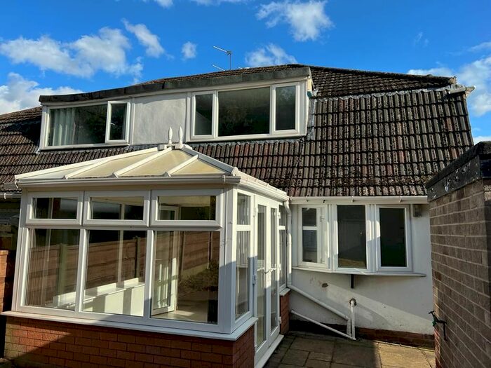 3 Bedroom Semi-detached House To Rent In Green Walk, Gatley, SK8