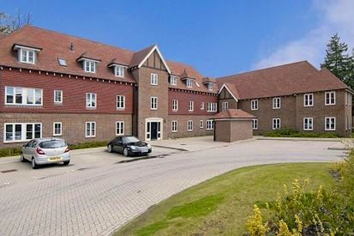 2 Bedroom Apartment To Rent In Highgrove Avenue, Ascot, SL5