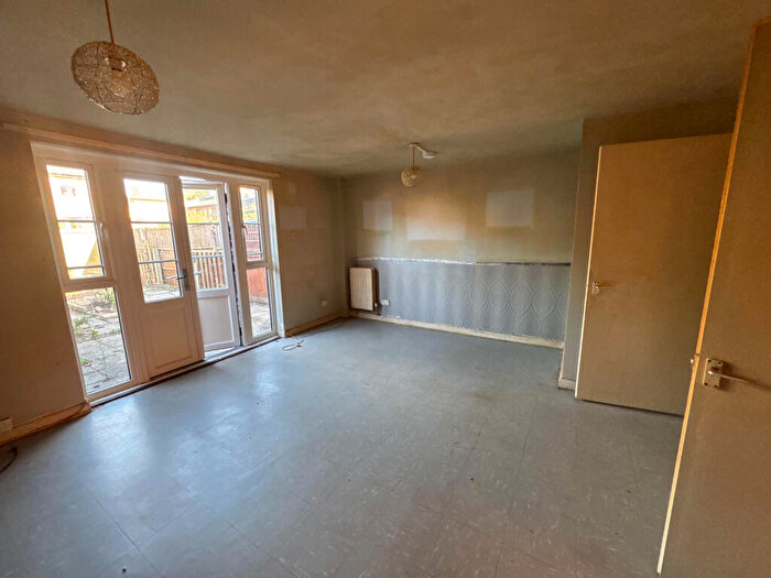 3 Bedroom Terraced House For Sale In Medway Close, Ilford, Greater London, IG1