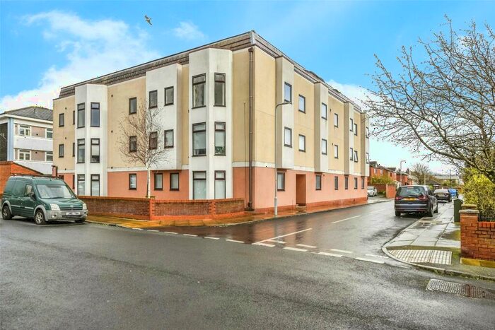 2 Bedroom Flat For Sale In Queen Street, Waterloo, Liverpool, Merseyside, L22
