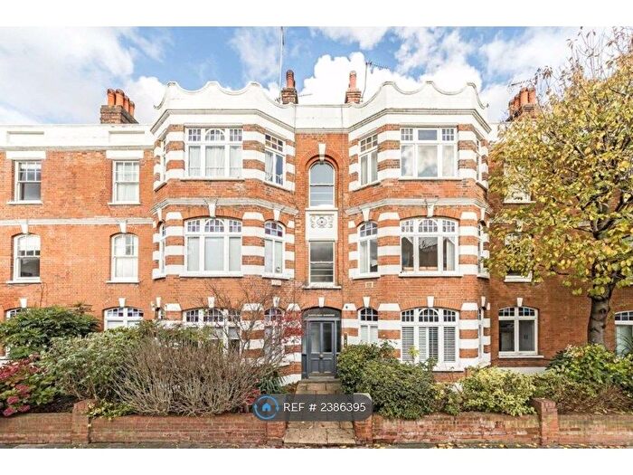 2 Bedroom Flat To Rent In Castelnau Gardens, London, SW13