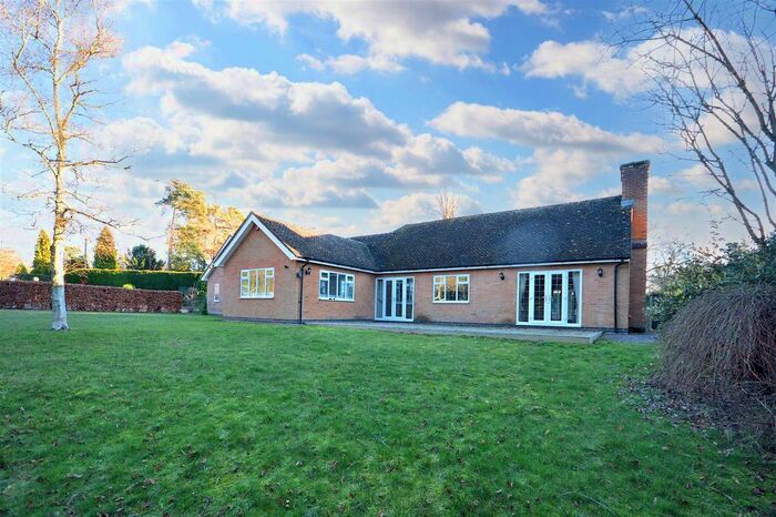 4 Bedroom Bungalow To Rent In Golf Lane, Church Brampton, NN6