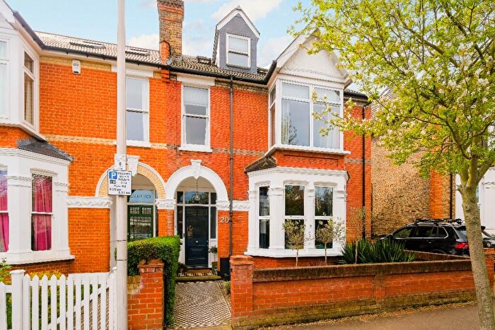 6 Bedroom Semi Detached House To Rent In Wavertree Road, London, E18