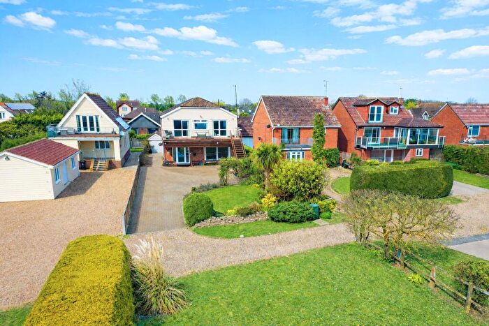 3 Bedroom Detached House For Sale In Sea View Promenade, St. Lawrence, CM0