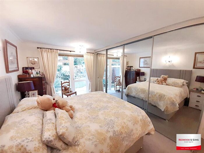 2 Bedroom Semi-Detached Bungalow For Sale In Spinney Walk, Barnham, PO22