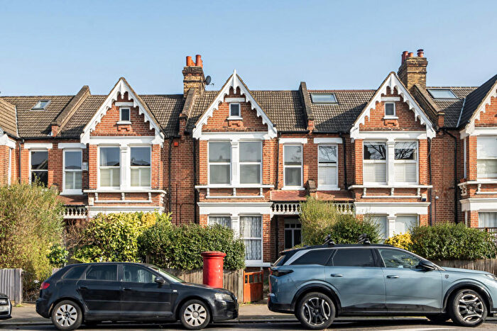 3 Bedroom Flat For Sale In Clive Road, West Dulwich, London, SE21