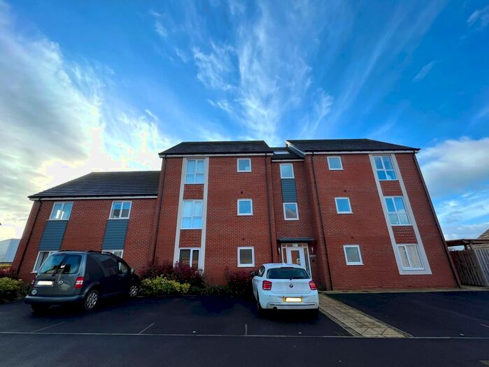 1 Bedroom Flat To Rent In Apple Tree Close, Norton Fitzwarren, Taunton, TA2