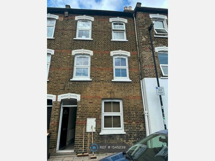 4 Bedroom Terraced House To Rent In Lendal Terrace, London, SW4