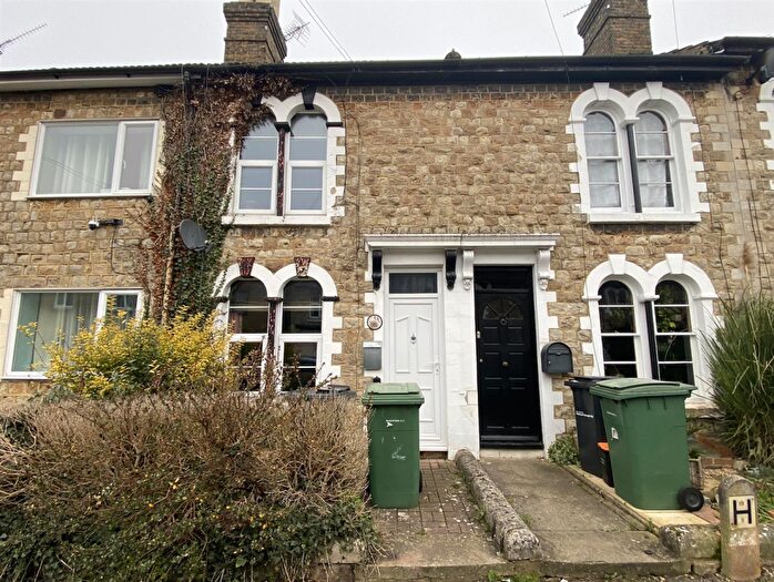 2 Bedroom Terraced House To Rent In Waterlow Road, Maidstone, Kent, ME14