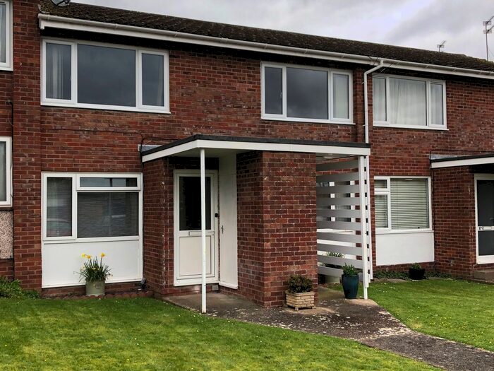 2 Bedroom Flat To Rent In Cherwell Road, Keynsham, Bristol, BS31