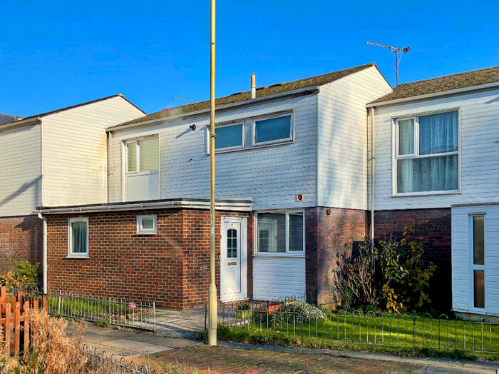 3 Bedroom Terraced House To Rent In Bracklesham Close, Farnborough, GU14