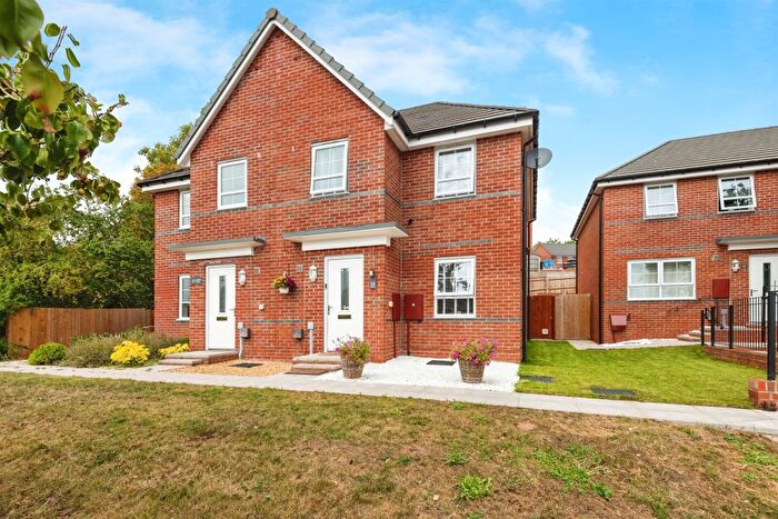 3 Bedroom Semi-detached House For Sale In Cooke Way, Lydney, GL15
