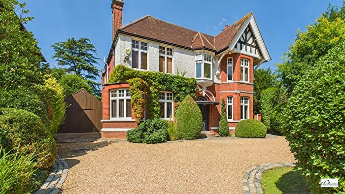4 Bedroom Detached House For Sale In The Drive, South Woodford, E18
