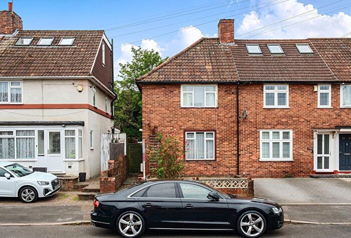 2 Bedroom End Terrace House For Sale In Glastonbury Road, Morden, Surrey, SM4