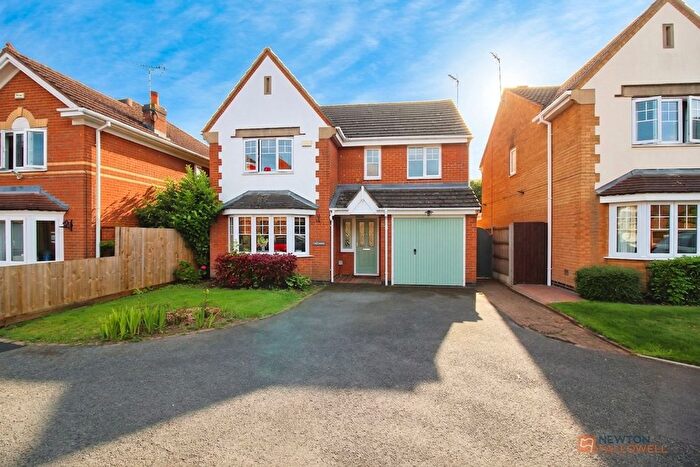 4 Bedroom Detached House For Sale In Petunia Close, Leicester Forest East, LE3