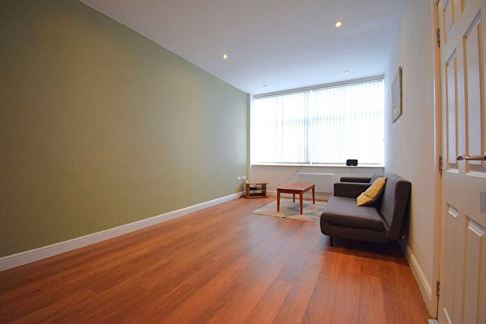 1 Bedroom Flat To Rent In Flat, Grosvenor Square - Regent Street, Northampton, NN1