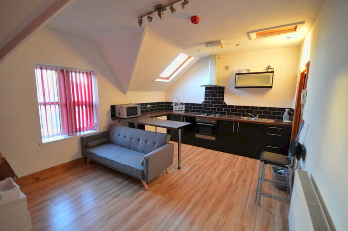 1 Bedroom Apartment To Rent In Claude Road, Roath, CF24