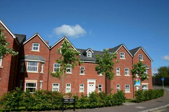 2 Bedroom Flat To Rent In Salisbury - Spire View, SP2