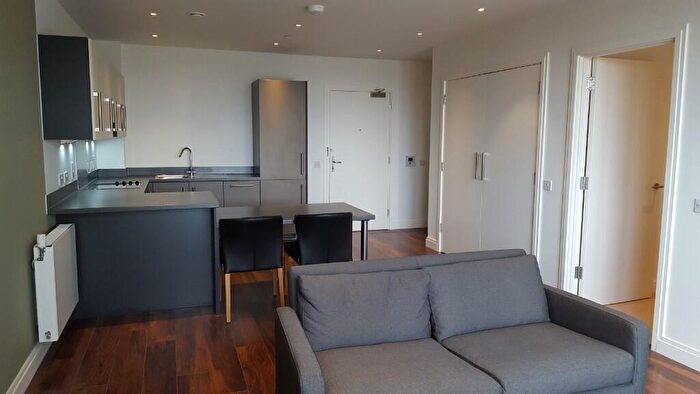 2 Bedroom Apartment To Rent In New Village Avenue, London, E14