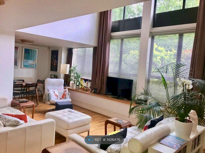 2 Bedroom Flat To Rent In Peckham Road, London, SE5