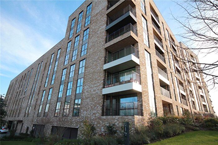 2 Bedroom Apartment To Rent In Lakeside Drive, Park Royal, Ealing, London, NW10