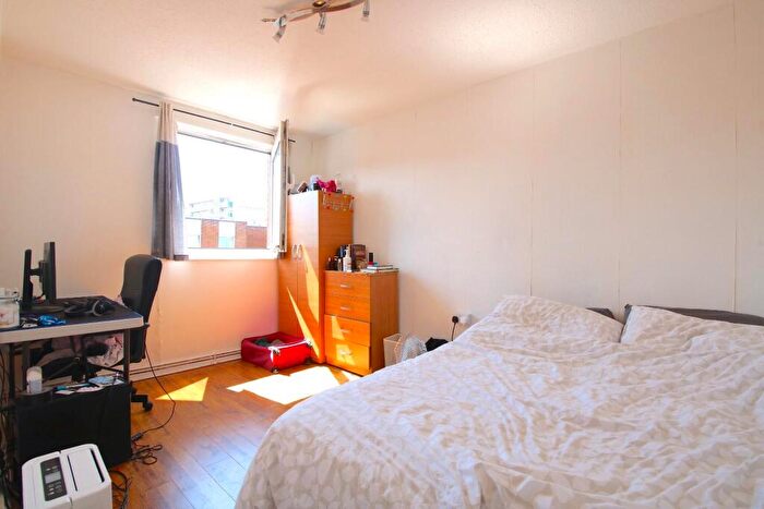 4 Bedroom Flat To Rent In Gernon Road, London, E3