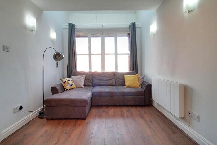 2 Bedroom Apartment To Rent In Kings Court, Livery Street, Jewellery Quarter, B3